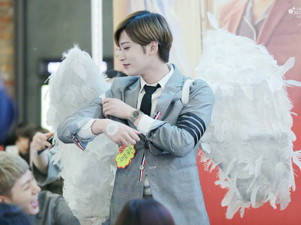 Đến anti-fan cũng phải tan chảy trước hành động siêu tốt bụng của Jaehyo (Block B)