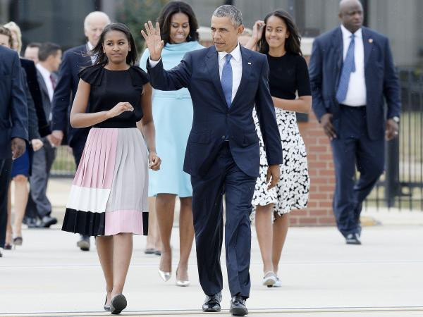 Tại sao Sasha vắng mặt trong tiệc chia tay của Tổng thống Obama?