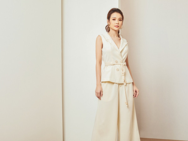 Ăn mừng giành nút Bạc YouTube, Sam tung bộ ảnh mới khoe nét đẹp trong trẻo