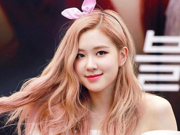 Sau màn like dạo gây xôn xao, Rosé (Black Pink) đã trấn an fan theo cách này
