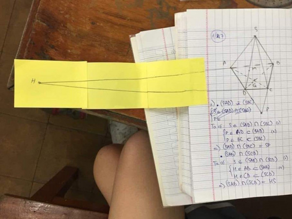 Tìm giao điểm giữa hai đường thẳng: Chuyện thanh xuân "dở khóc dở cười" của đời học sinh