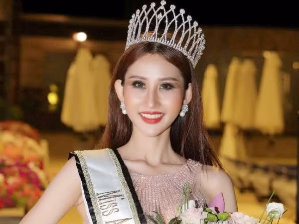 Chi Nguyễn đăng quang "Hoa hậu Châu Á Thế giới 2018"