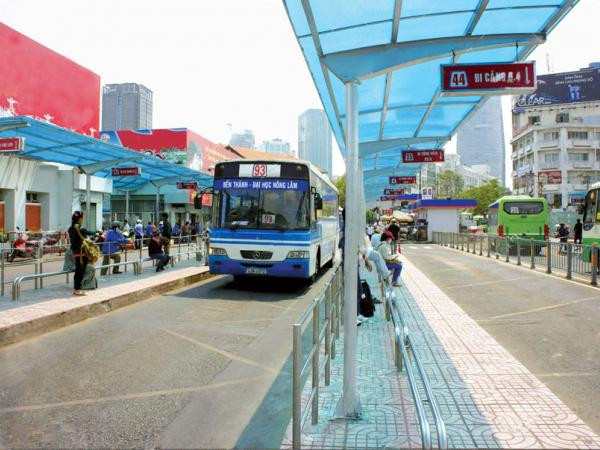 Sau vòng xoay Quách Thị Trang, trạm xe buýt trung tâm chính thức được di dời để phục vụ metro