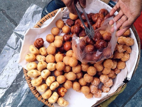 Cùng là bánh rán mà cũng có muôn kiểu để tha hồ thưởng thức trong ngày gió lạnh