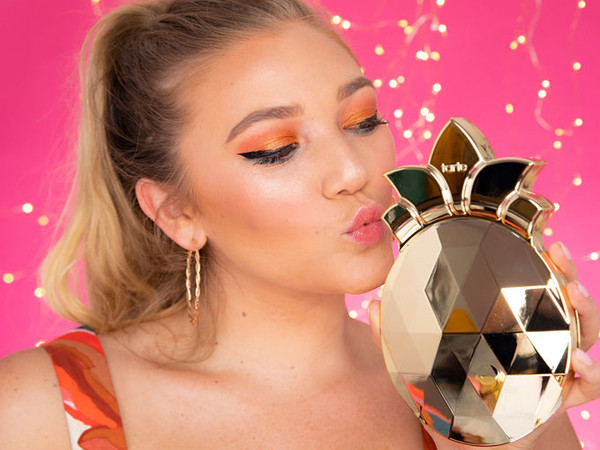 Tarte tung bộ sưu tập đồ trang điểm lấy cảm hứng từ những quả dứa siêu đáng yêu!