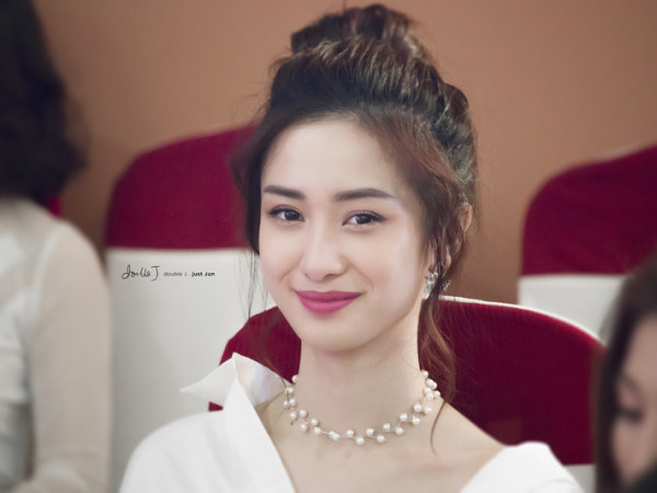 Thách trái tim bạn không “loạn nhịp” khi ngắm cận cảnh vẻ đẹp của Jun Vũ