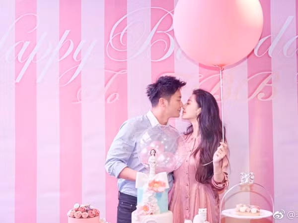 Một năm trước, Lý Thần cầu hôn Phạm Băng Băng, năm nay một lời chúc cũng không còn