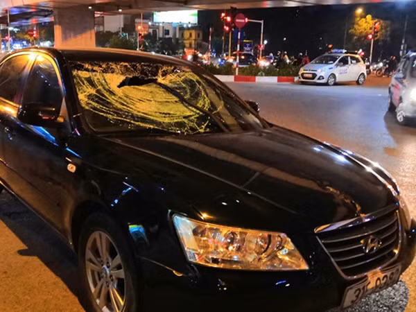 Hà Nội: Tài xế say xỉn gây tai nạn liên hoàn, 2 bà bầu nhập viện