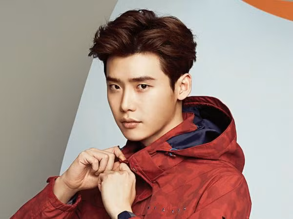 Lần đầu tiên vào vai phản diện, Lee Jong Suk được khen hết lời