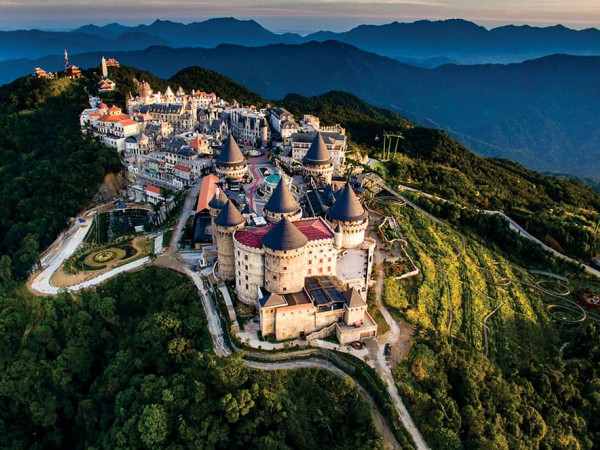 Hè này, hãy cùng bạn bè tham gia thử thách du lịch sáng tạo tại Đà Nẵng