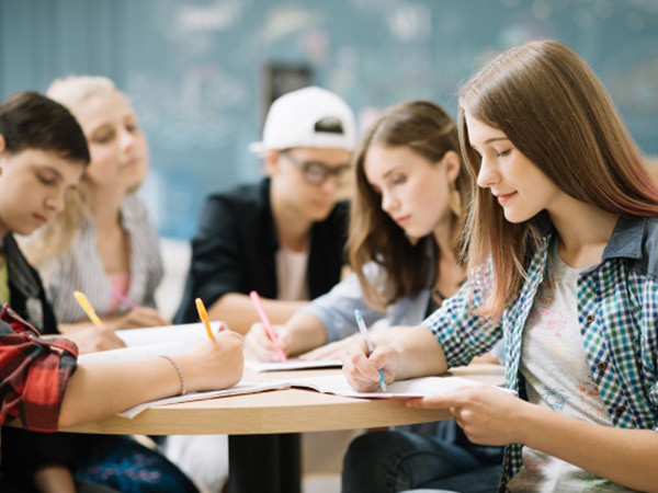 Chính sách giáo dục miễn phí của Đan Mạch khiến nhiều sinh viên "lười" tốt nghiệp