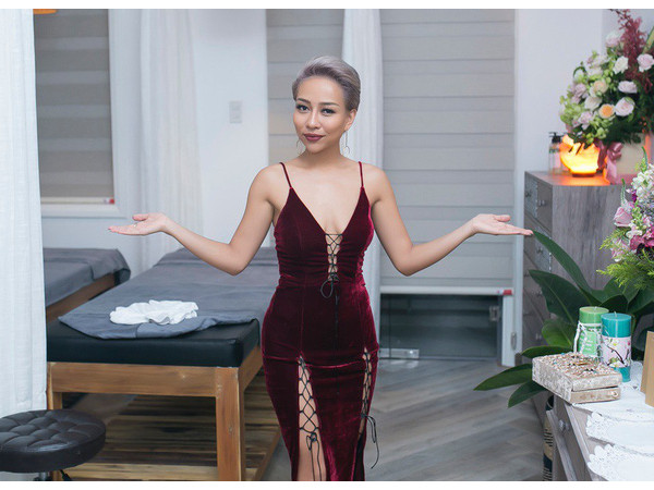 "Bà mẹ một con" Thảo Trang diện trang phục táo bạo, tiết lộ bí quyết giữ dáng chuẩn 