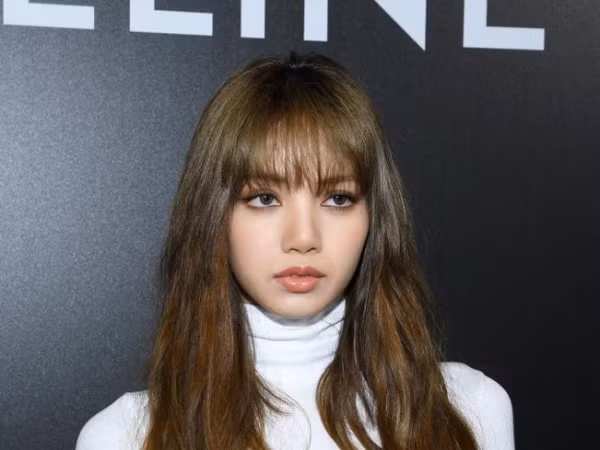 Lisa (Black Pink) gây ngỡ ngàng vì đẹp không tì vết bất chấp ảnh dìm hàng