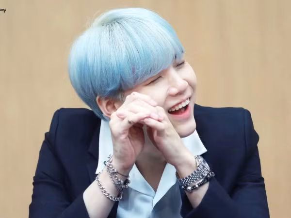 Đối đáp siêu thông minh và hài hước thế này, Suga (BTS) quả là một danh hài của K-Pop