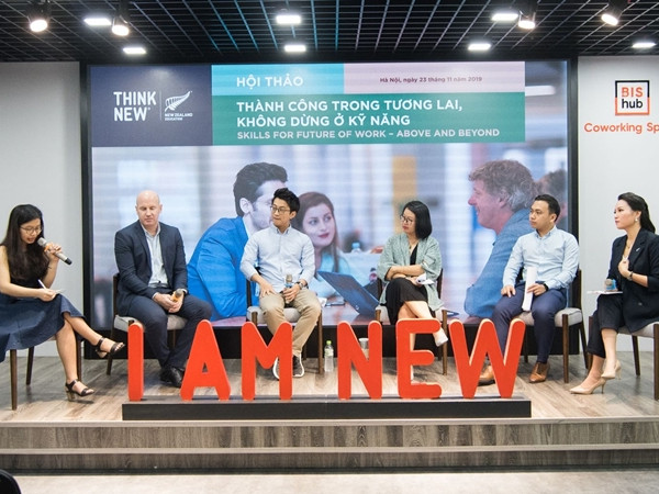 Những người trẻ ơi, bạn cần phải làm gì để không "lạc hậu" trong tương lai?