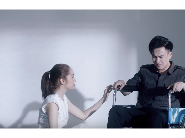 Bảo Anh bất ngờ xuất hiện gây tò mò trong MV tái xuất của Dương Triệu Vũ