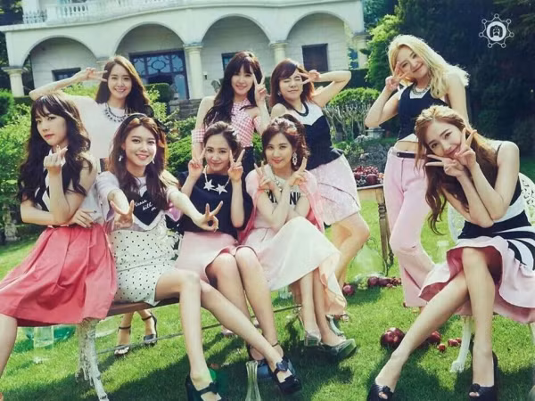 Một lần nữa, Yuri lại công khai nhớ về SNSD những ngày còn đủ 9 thành viên