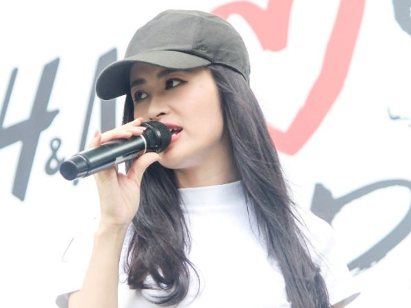 Đông Nhi chuẩn bị kỹ lưỡng khi lần đầu kết hợp với thương hiệu H&M