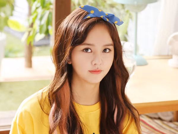 Diễn viên trẻ Kim So Hyun sắp đầu quân về LOEN Ent, trở thành người một nhà với IU?