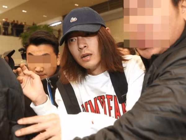 Vừa trở về quê nhà Hàn Quốc, Jung Joon Young đã lập tức bị cấm xuất cảnh