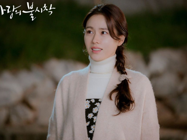 Bạn sẽ bất ngờ với bí quyết xinh đẹp của Son Ye Jin trong “Hạ cánh nơi anh” 