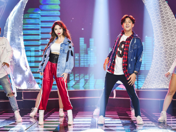 Ngô Kiến Huy & Khổng Tú Quỳnh bắt tay nhau cùng thực hiện minishow bên cạnh dàn sao Việt 