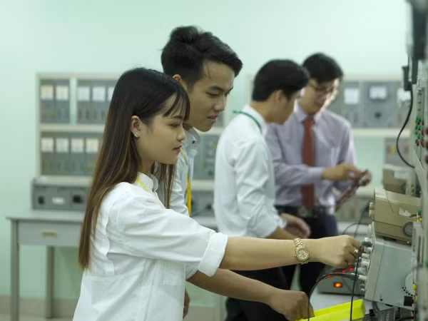 Không vào được Đại học, mạnh dạn chọn Cao đẳng để học đúng nghề yêu thích