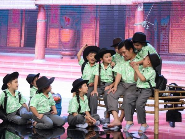 Loạt ảnh cực đáng yêu của Trường Giang và các nhóc tì “Siêu Hài Nhí”