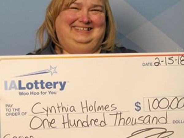 Mua vé số làm quà Valentine tặng vợ, trúng ngay 2,3 tỷ đồng