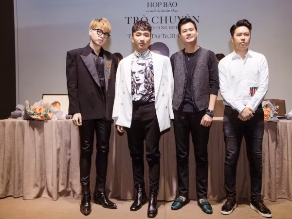 Cuộc "Trò Chuyện" giữa tiếng đàn Violin của Hoàng Rob và các giọng ca đình đám