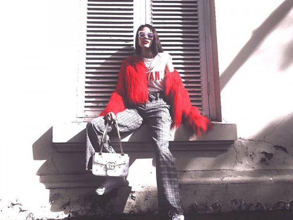 Mốt chụp hình phong cách street style mới toe của các hot girl Việt, "không biết hơi phí"