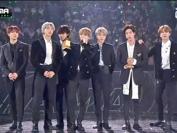  "MAMA 2019", ARMY ngập tràn hạnh phúc khi BTS lần thứ hai all-kill Daesang trong năm nay