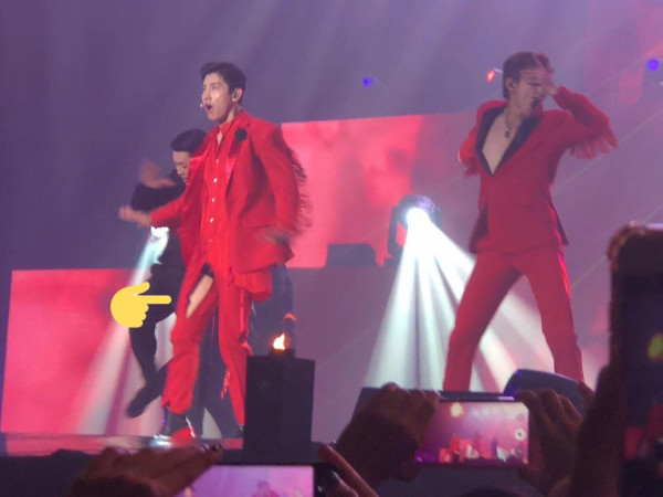 Tiếp bước Yunho, đến lượt Changmin (TVXQ) nếm trải cảnh đang diễn thì quần phản chủ