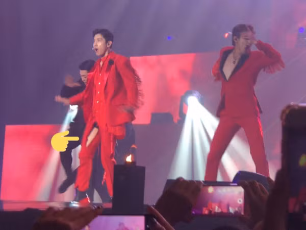 Tiếp bước Yunho, đến lượt Changmin (TVXQ) nếm trải cảnh đang diễn thì quần phản chủ