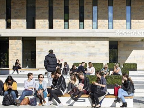 Đại học ở Anh đồng loạt lên tiếng việc Chính phủ nước này “bỏ lỡ” sinh viên nước ngoài