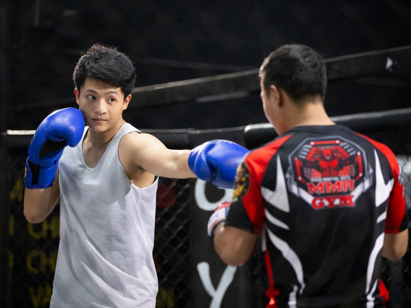 Harry Lu tái xuất, cùng với Trịnh Thảo, Sỹ Thanh tạo thành tam giác tình tay ba