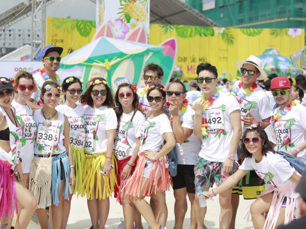 Mặc gì cho đúng điệu để "quẩy" thả ga tại lễ hội sắc màu "Color Me Run"?