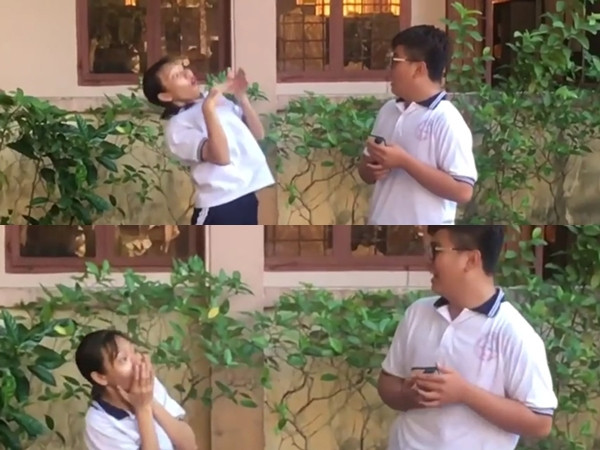 Muốn "hất điện thoại" thành công như Song Joong Ki, teen nên học "bí kíp" của đôi bạn này!