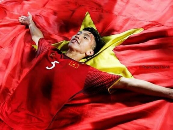 Đoàn Văn Hậu - 19 tuổi vô địch Đông Nam Á nhưng mãi là cậu em út sống tình cảm