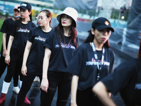 Lộ diện sân khấu liveshow kỷ niệm 10 năm ca hát của Đông Nhi