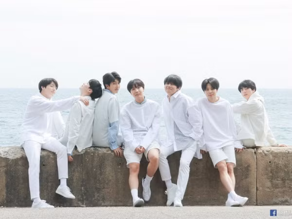Mấy ai hạnh phúc như BTS, được tặng hẳn một album made-by-ARMY