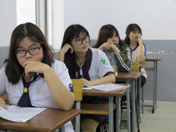 Chấm thi Ngữ văn THPT quốc gia: 6.000 bài mới có 3 bài đạt từ 8 điểm trở lên