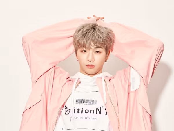Với vệ sĩ cũng ân cần thế này, Kang Daniel đúng là chàng idol siêu có tâm