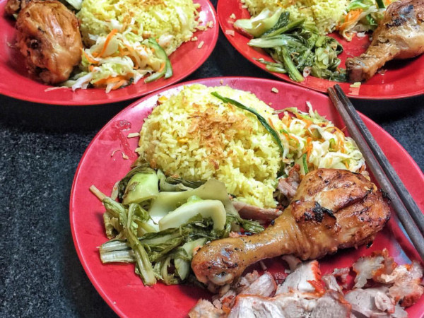 Trưa nay "măm" gì: Cơm sườn "điểm 10 cho chất lượng" phố Đào Duy Từ