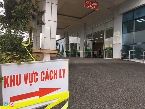 Một tài xế ở Hà Nội phải thở máy, viêm phổi nặng do virus