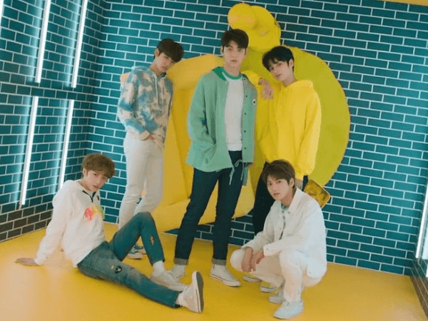 Vừa debut, MV đầu tay "Crown" của TXT đã bị YouTube "đóng băng" view với... 7 lượt xem