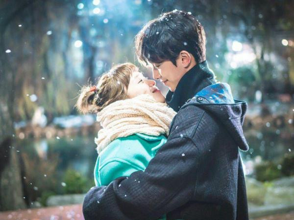 Hóa ra Lee Sung Kyung và Nam Joo Hyuk đã đánh tiếng về chuyện tình cảm từ lâu rồi