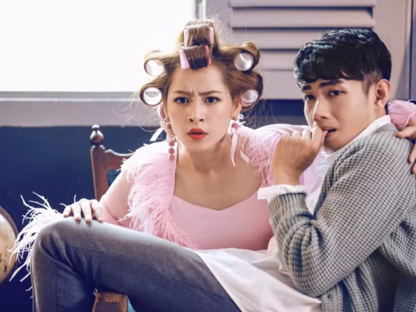 Fan soi được chi tiết cực "thâm thúy" trong MV "Em sai rồi anh xin lỗi em đi" của Chi Pu