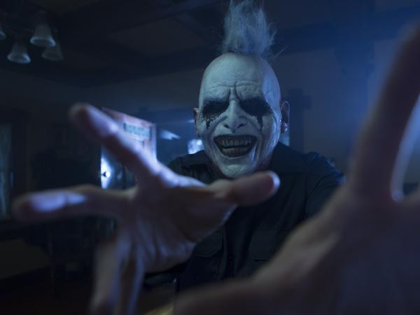 Bedeviled - Ứng dụng ma: Cơn ác mộng với những người lạm dụng mạng xã hội