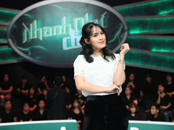 Đối đầu với Lê Dương Bảo Lâm tại “Nhanh như chớp”, Tú Vi xuất sắc giành chiến thắng áp đảo 